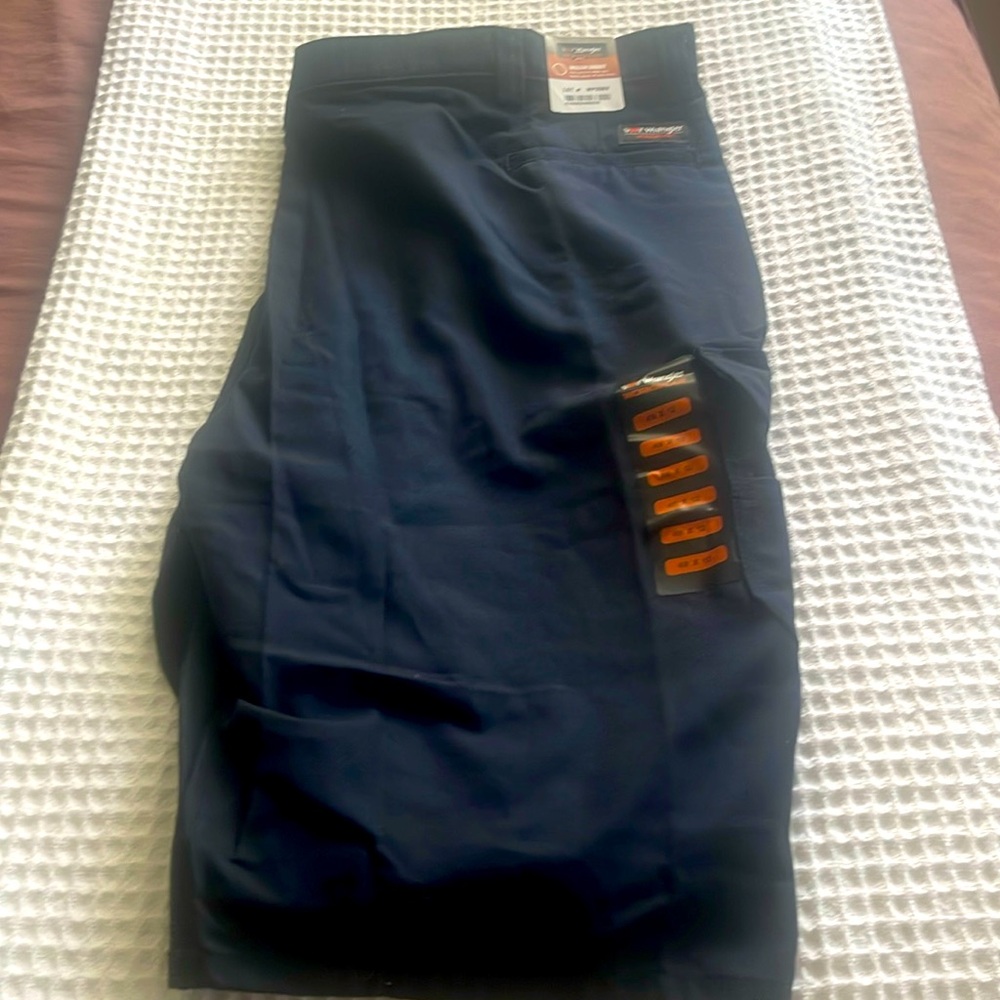 Wrangler cargo shorts 48x12